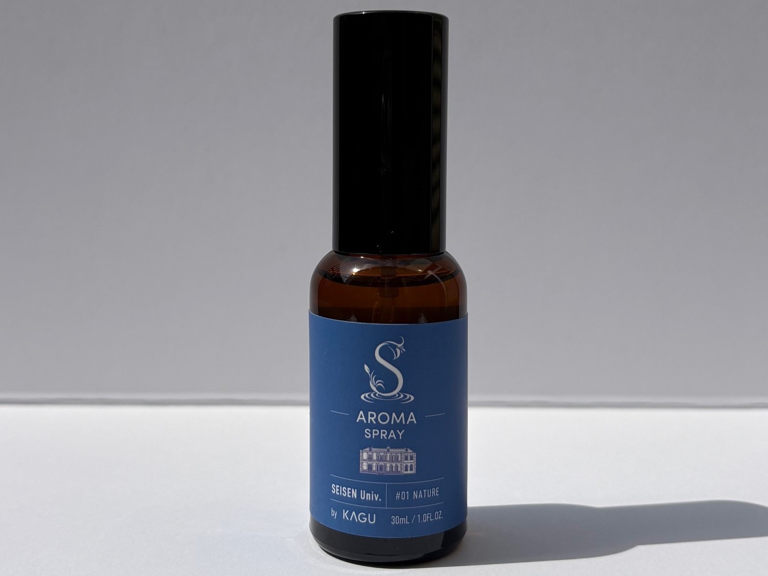 清泉女子大学・安斎ゼミとコラボしたアロマスプレー｜安斎教授と学生さんが販売店を訪問